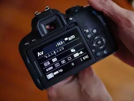 佳能77d和800d拍视频哪款相机好,77d和800d哪个值得入手