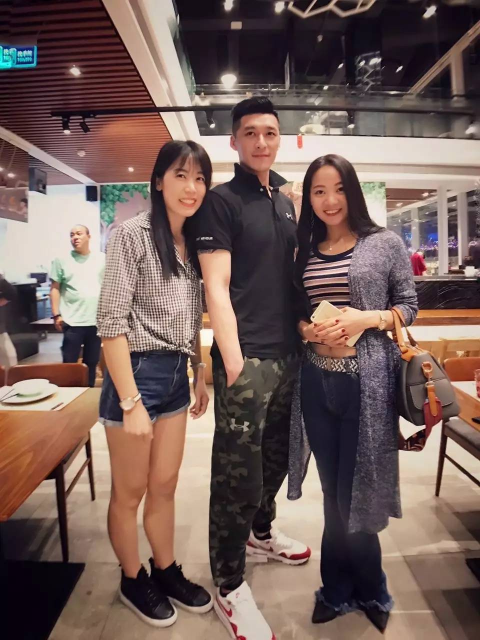 寰蜂鸡鍙ｈ厰榻愬瘜璺簵,寰蜂鸡鍙ｈ厰