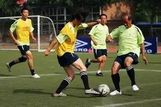 年轻人要听别人建议的金句,年轻人多听一些老前辈的意见