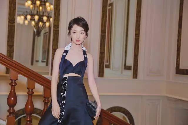 金像奖|她们没有摘得影后,却靠唇色突围了黑裙阵营!