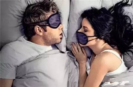 注意看，刷牙时水里放一物30年口臭全去光光！