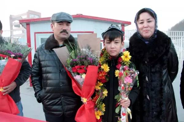 瓒崇悆灏忓皢浠庝勘涔愰儴鍥炴潵,瓒崇悆鐞冨憳鍥炲