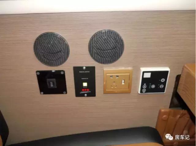 小空间大行程,大通原厂2018款b型房车体验