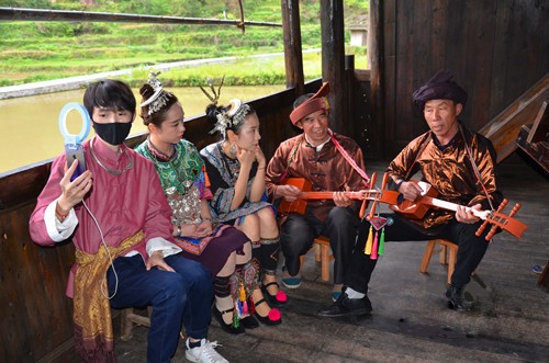 “去直播化”成直播行业首要任务｜专访陈洲：YY其实很像步步高