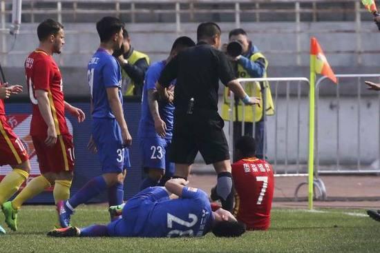 中超赛场频频“卧草”，在捡碎了一地的“节操”？