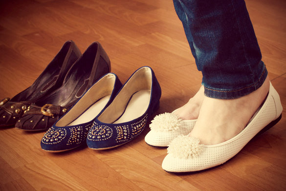 运动鞋不是必须的用英语怎么说,sports运动鞋用英语怎么说