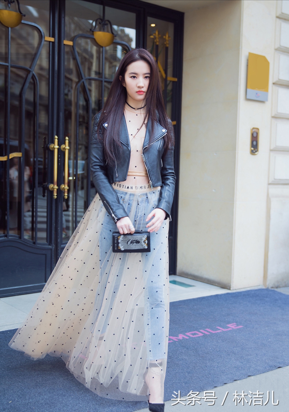 裙子和裤子哪个更时髦,今年流行穿裙子裤子超级时髦