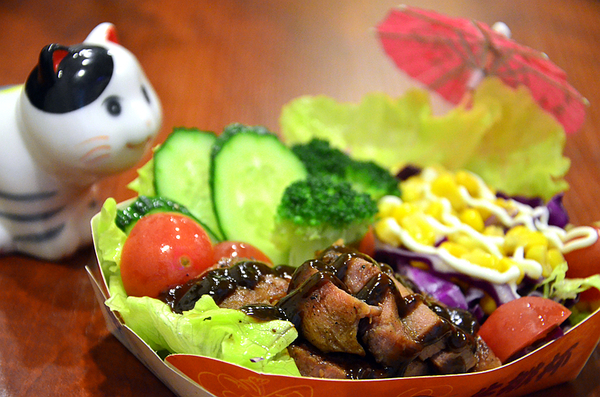 依筱轩的牛排杯｜一杯在手，肉菜都有