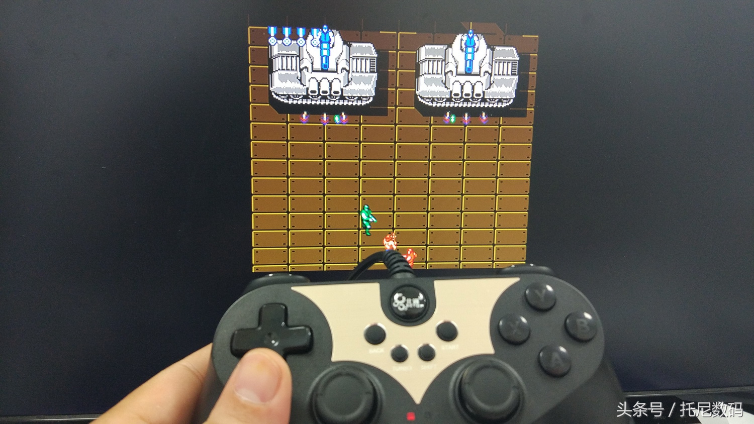 北通蝙蝠3e手柄打吃鸡体验,北通蝙蝠3s蓝牙手柄