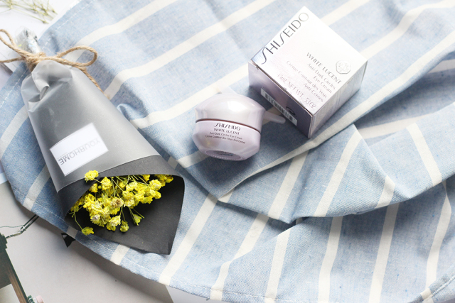 为什么眼周要用专门的眼霜,修正抗皱眼霜提亮眼周淡化黑眼圈