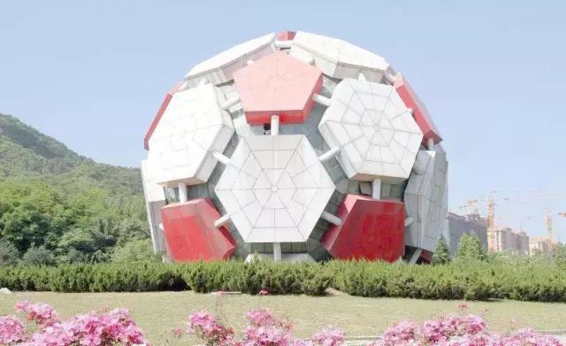 劳动公园大足球内部样子,劳动公园大足球叫什么