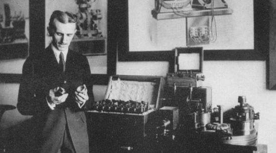 尼古拉特斯拉宇宙方程,尼古拉特斯拉引力理论