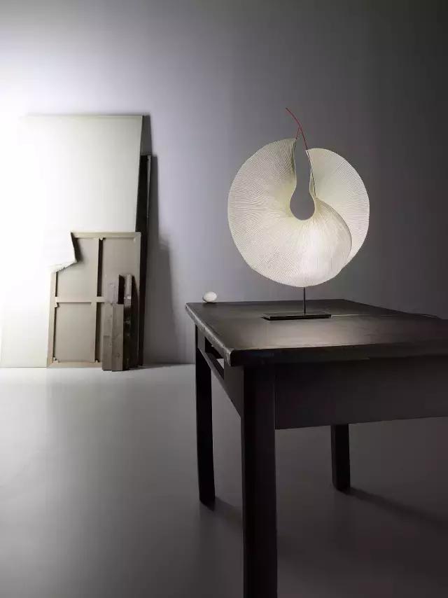 等灯等灯｜这届米兰设计周上的十盏好灯，还行还行