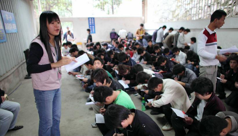 富士康招工最新消息全部,富士康工厂大量招工的背后