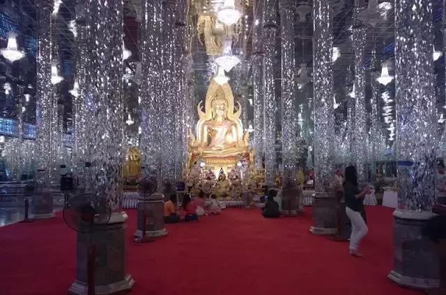 施华洛世奇宫殿？没想到泰国还有座如此壮观的水晶庙