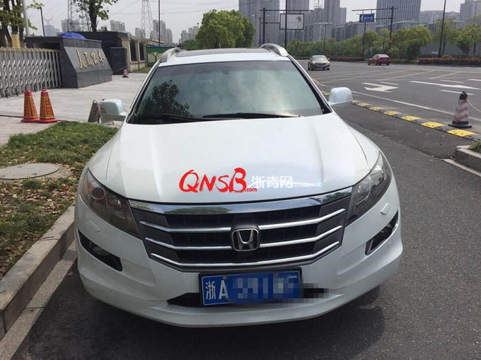 杭州一租车行老板被骗走宝马X6等31辆豪车！损失超1400万