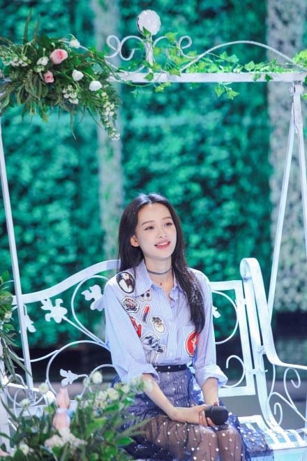 袁姗姗娜扎撞衫谁更美你说了算,袁姗姗周冬雨