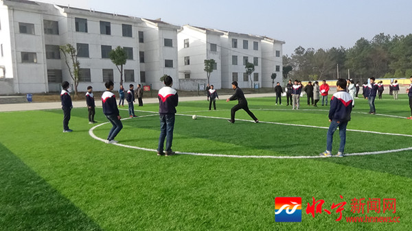 中国足球梦小孩,贵州大山农村孩子的足球梦