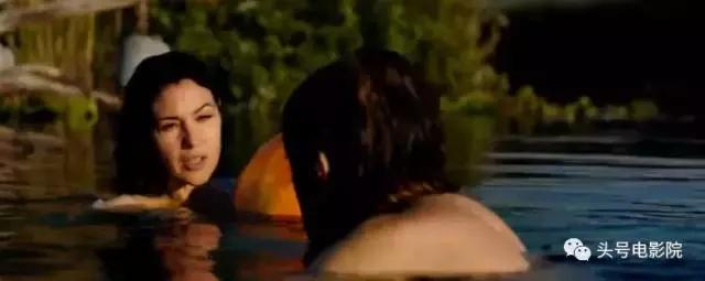 敢让这位国宝级女神上山下水也只有这位张艺谋的老朋友了