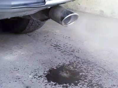 汽车排气管：排气的时候怎么还排出水来了