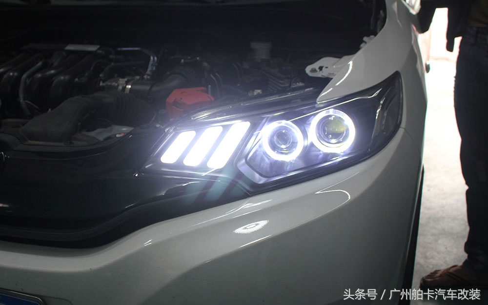 飞度gk5更换大灯灯泡教程,三代飞度gk5改装后视镜