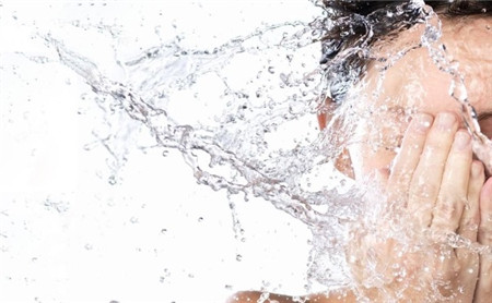 油性皮肤粗糙毛孔大怎么改善,男人皮肤粗糙毛孔大怎么改善