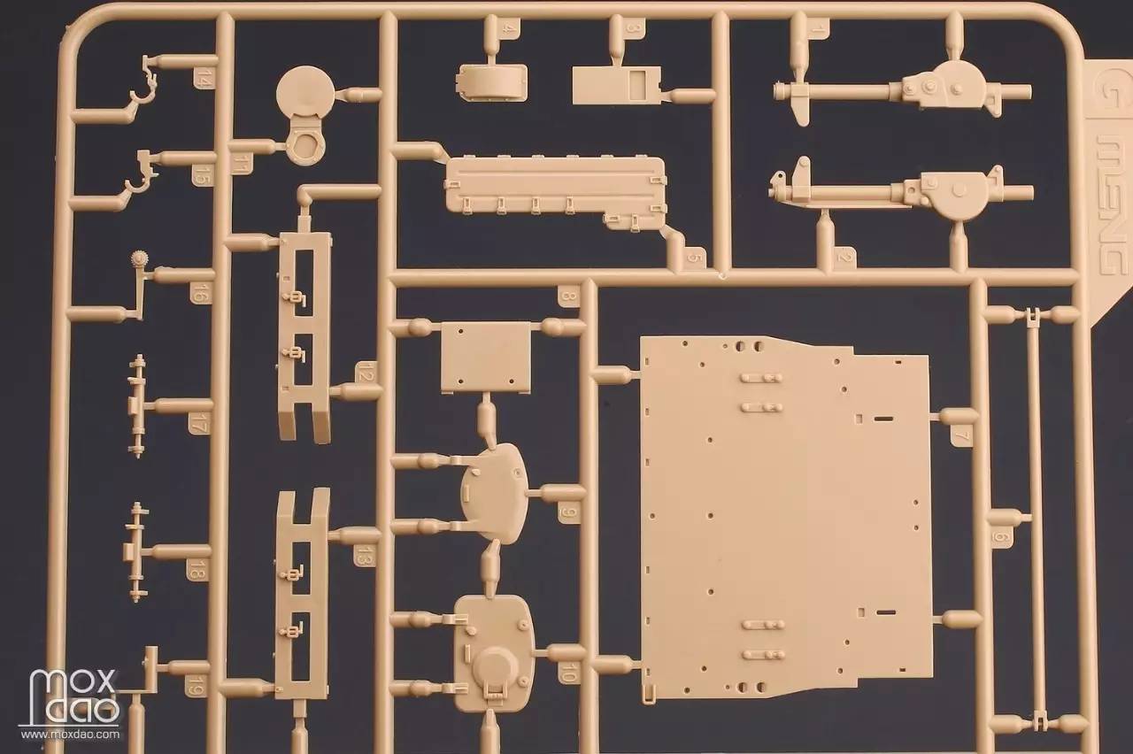 MENG出品的俄罗斯BMR-3M装甲扫雷车｜板件开盒