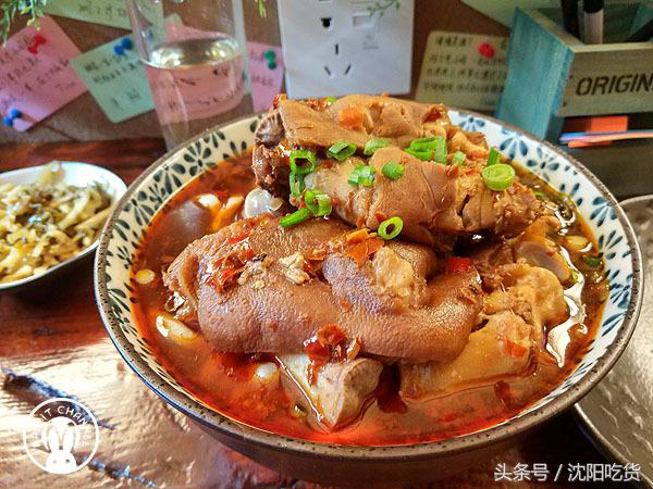 猪脚剔骨头不伤皮的做法,隆江猪脚剔骨全过程