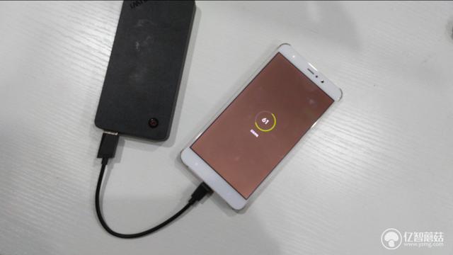 66w超级快充移动电源测评,唯快不破