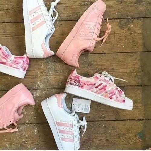 小白鞋已经out了，小粉鞋集锦，穿出公主范