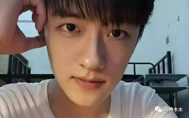 他曾是超级童星却误入歧途,他曾是红极一时的童星