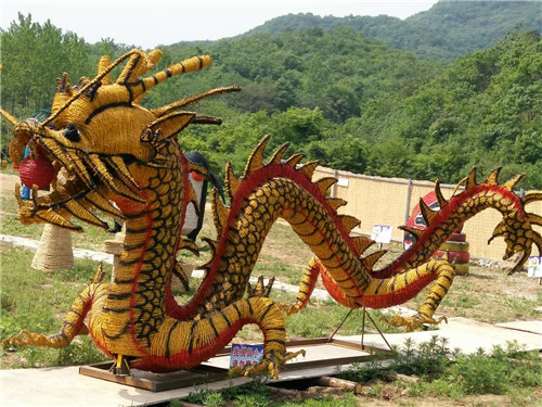 信阳稻草人乐园,信阳郝堂村稻草人