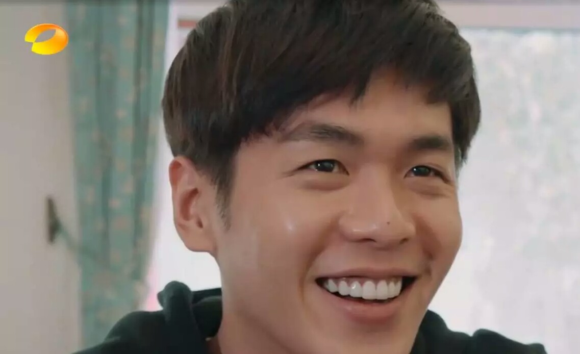 张若昀的粉底,花少张若昀娜扎江疏影