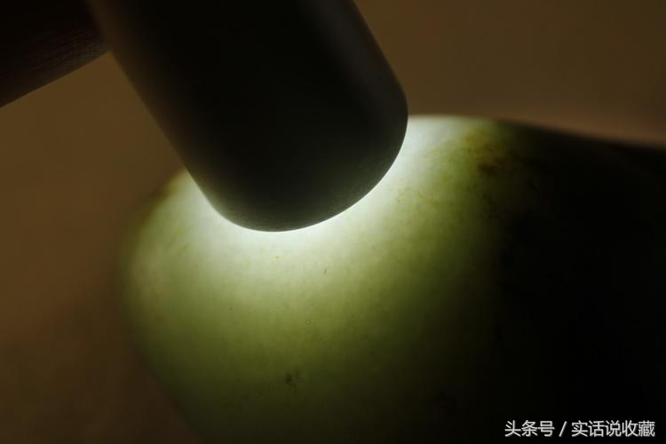 和田玉吊坠鉴别最简单方法,如何鉴别和田玉石吊坠的真假好坏