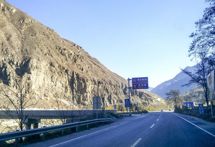 92%的本地人都不知道的秘境，“小牛背山”阿坝州浮云牧场走红