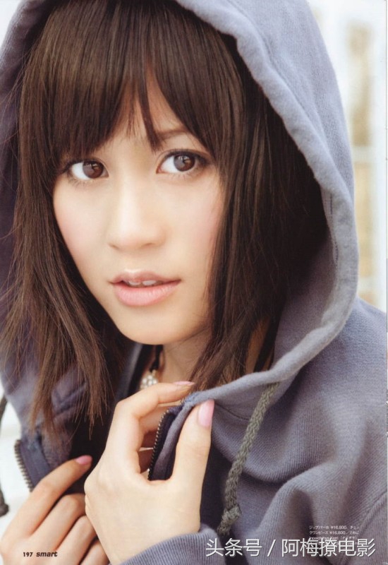 14岁入选偶像团体,被誉不动ACE,巅峰时选择单飞,如今更红