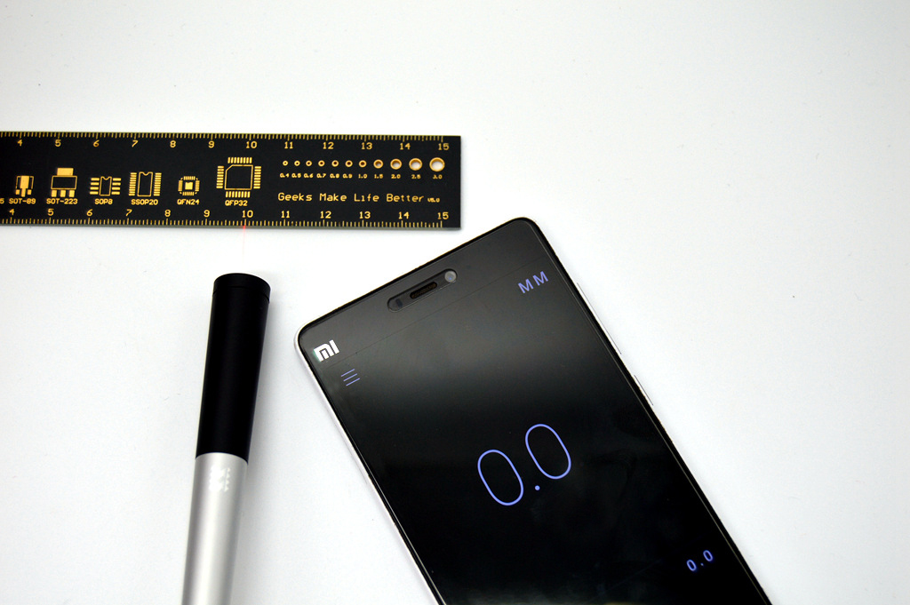 0.1mm精准测距，一划即测，千元售价是否超值