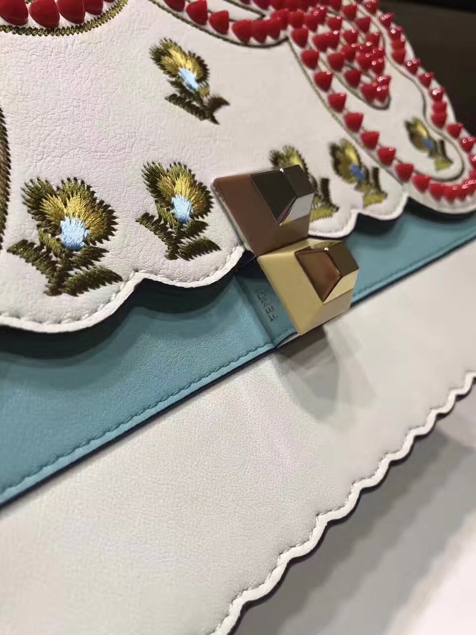 fendi包包大中小,fendi包经典款