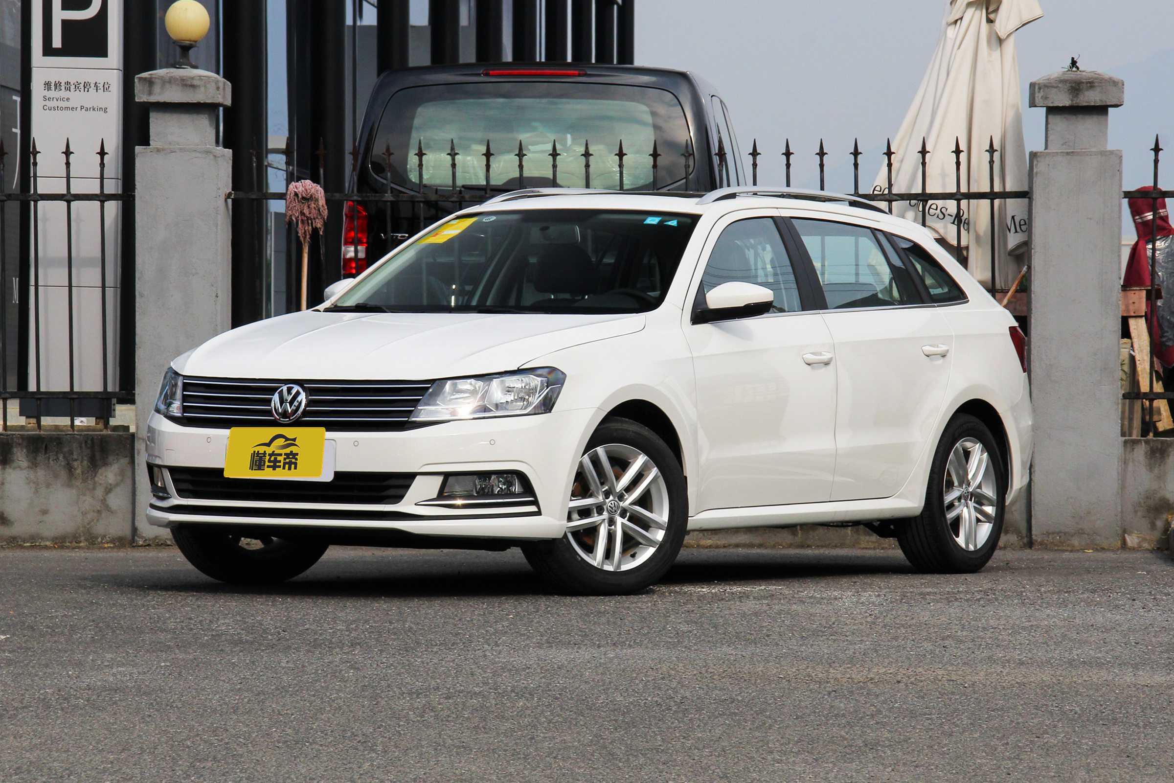 朗行和思域哪个动力好,朗行跟朗逸两厢车对比