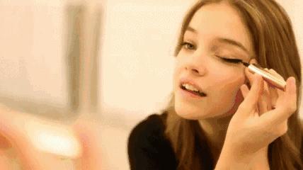 Madam问答室丨20岁眼霜，鹅蛋脸墨镜，上妆卡粉，平价修容盘，化眼线进眼睛