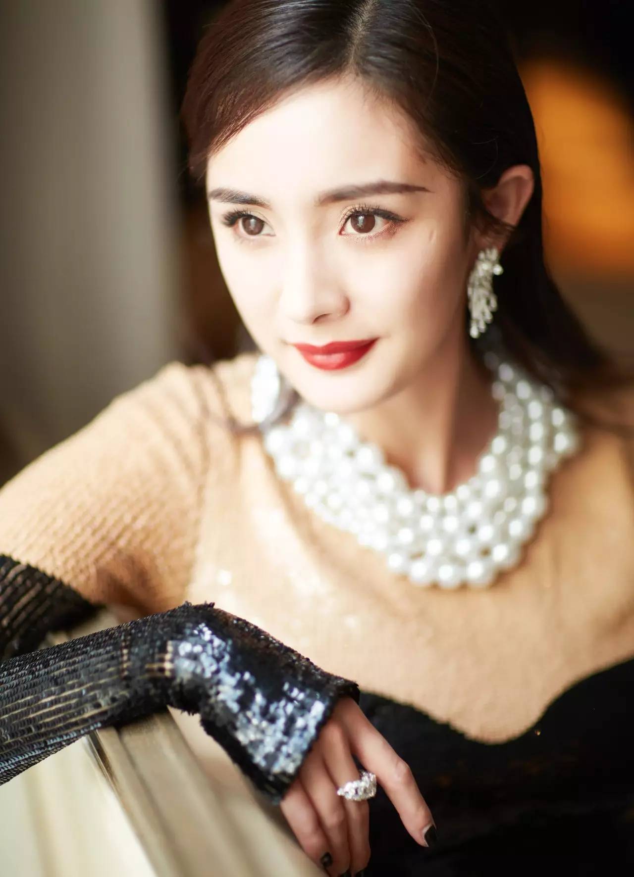 杨幂metgala红毯万寿牡丹现场,杨幂上红毯