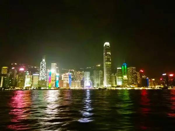 再一次香港｜带着老妈去看花花世界，佐敦觅食，中环闲逛，维港夜游，探索迪士尼的童话天地！