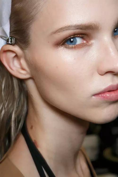 揭秘｜爱它，高贵冷艳又神秘（上）-美白淡斑精华篇