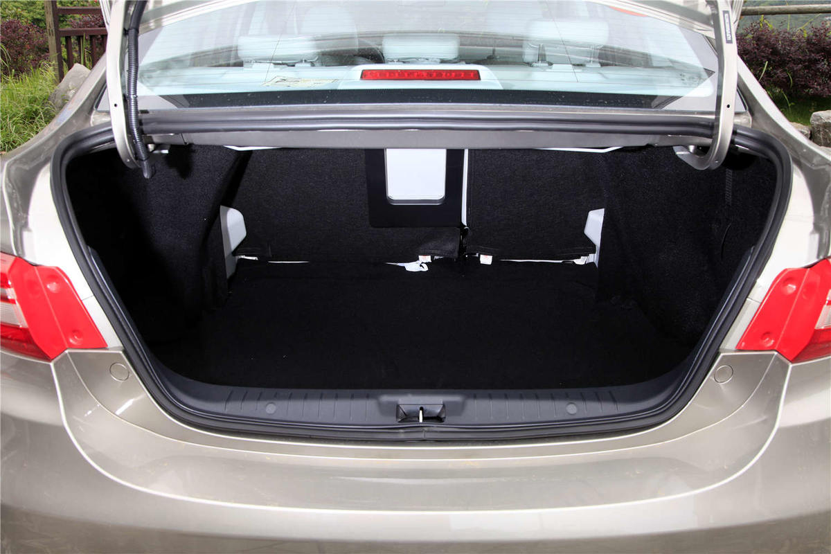 新颜新一代,东风风行景逸s50亮右后abs灯