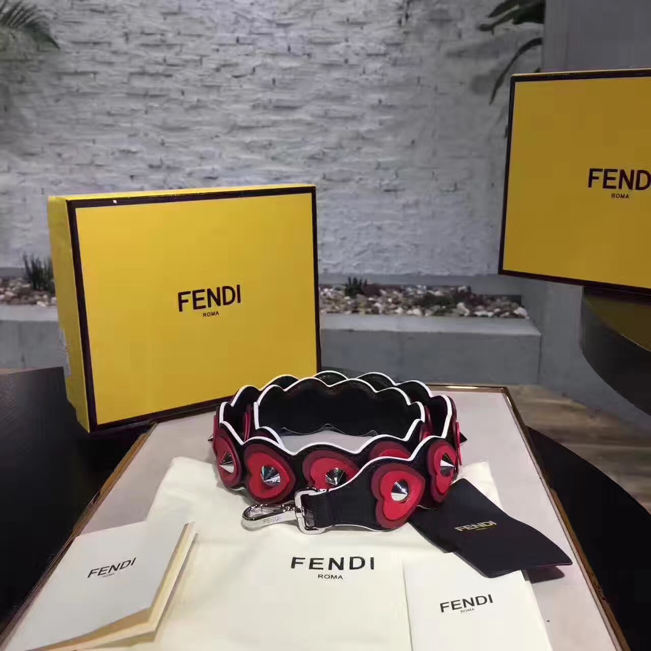 fendi包包大中小,fendi包经典款