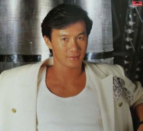 许冠杰梨涡浅笑现场版,许冠杰梨涡浅笑原唱完整版