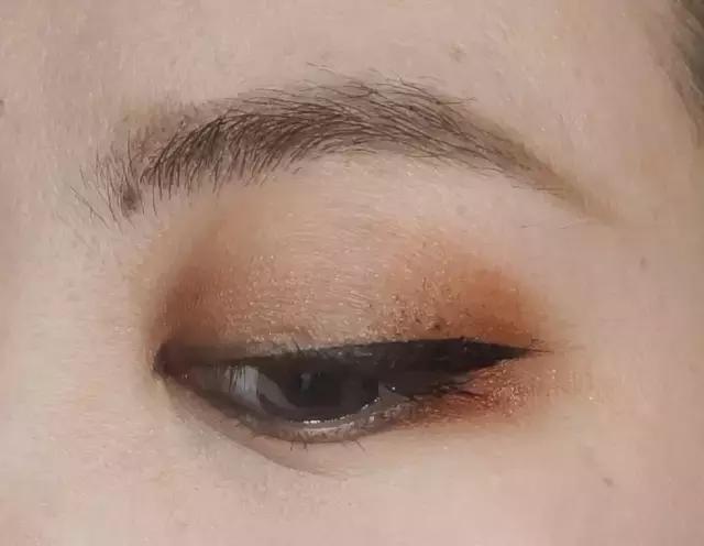 女人的眼妆应该如何画，眼妆是妆容的核心哟