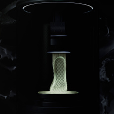 便捷式系鞋带球鞋,自动系鞋带的nike球鞋