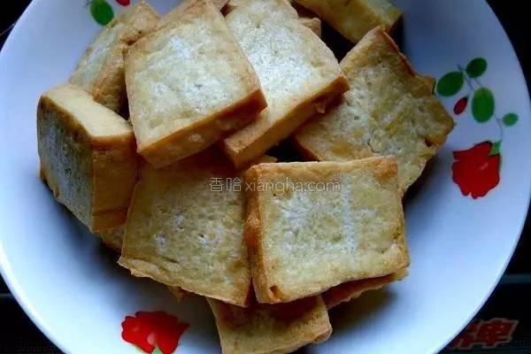 吃素就吃蛋白质丰富得豆腐，好吃到连盘子都能吃掉
