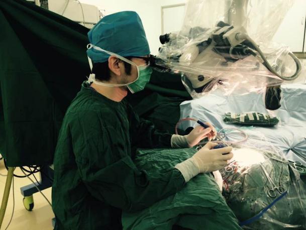 宝宝刚生下来就自带“小尾巴”！家长该怎么办？